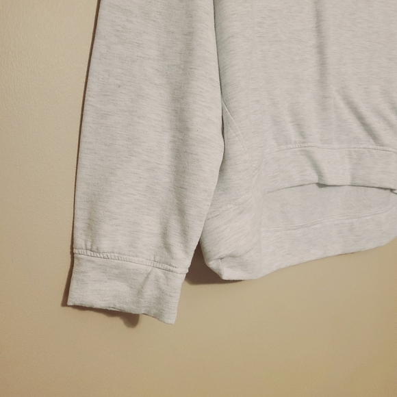 Rae Dunn | Women's Gray XOXO Graphic Sweatshirt (Size XL) - Picture 6 of 9